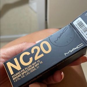 MAC NC20 foundation